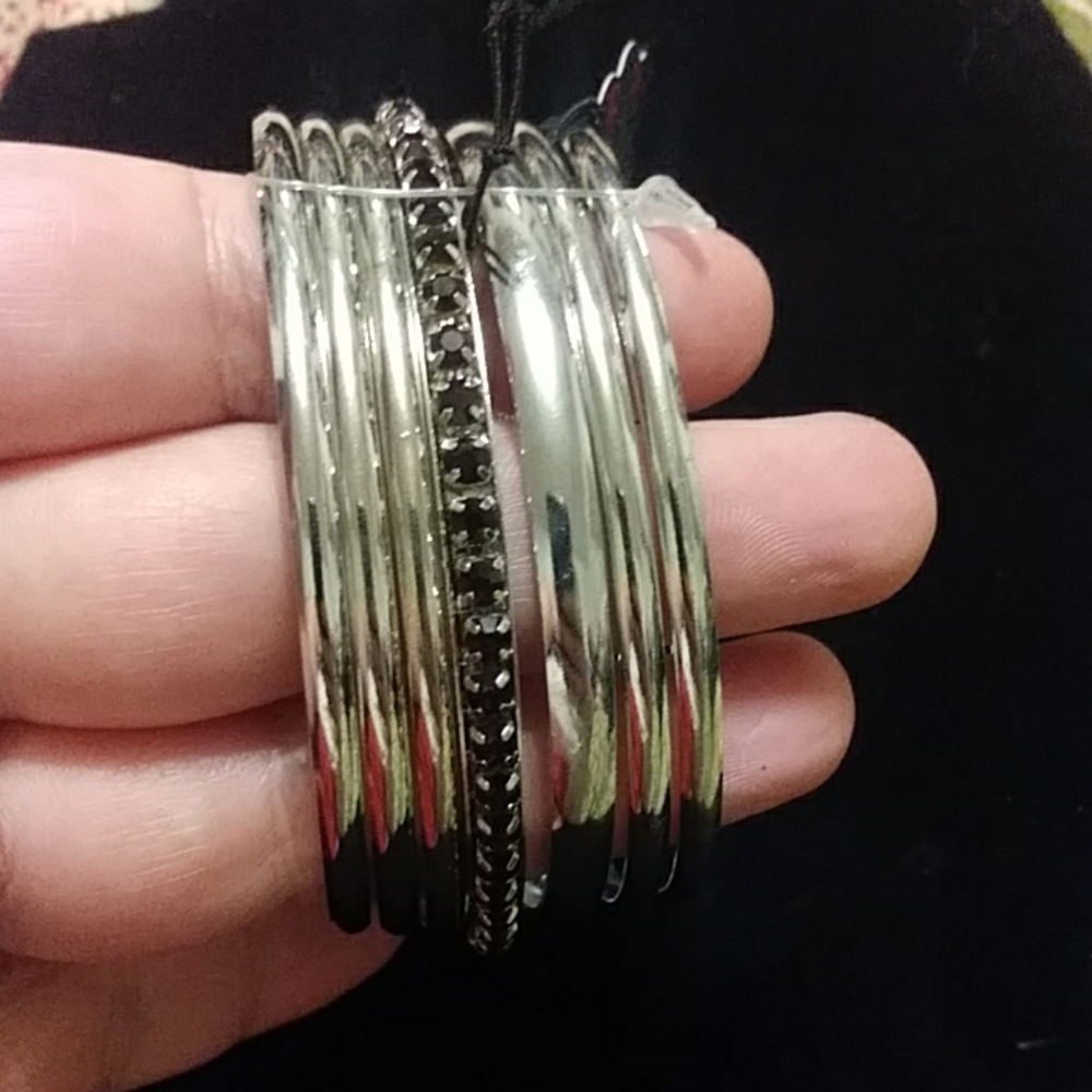 7 piece Bangles set with red inset by paparazzi